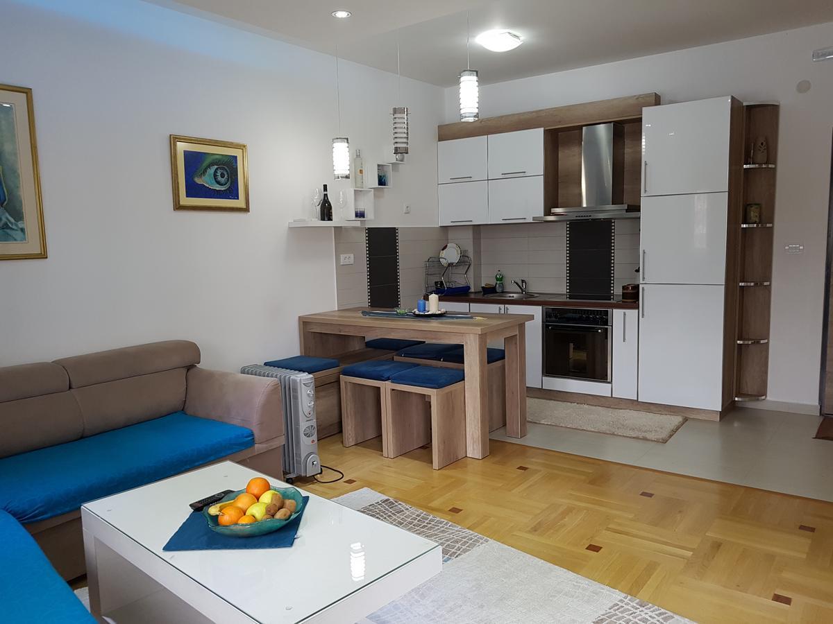 Apartman Dajana Ulcinj Exterior foto